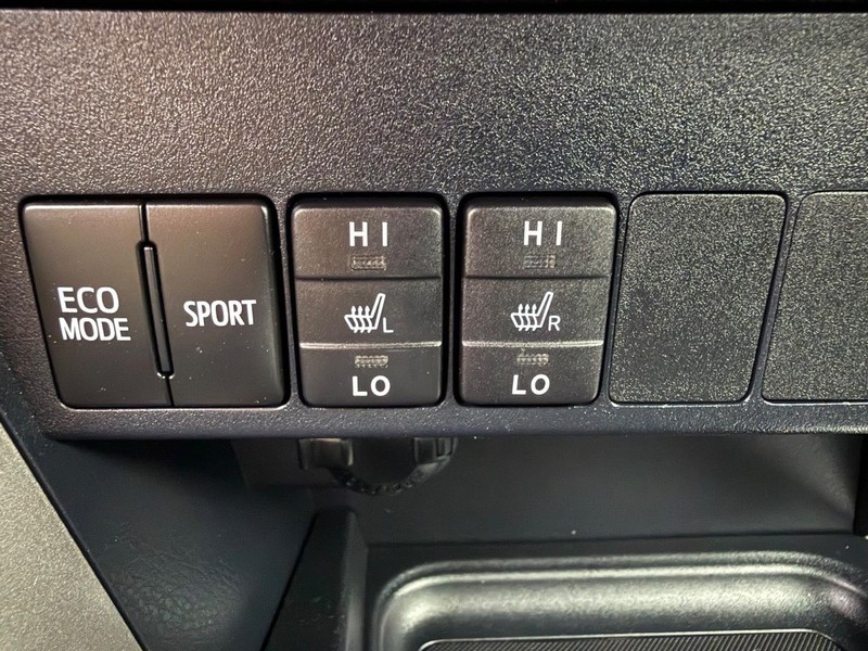 Toyota RAV4 Vehicle Image 18