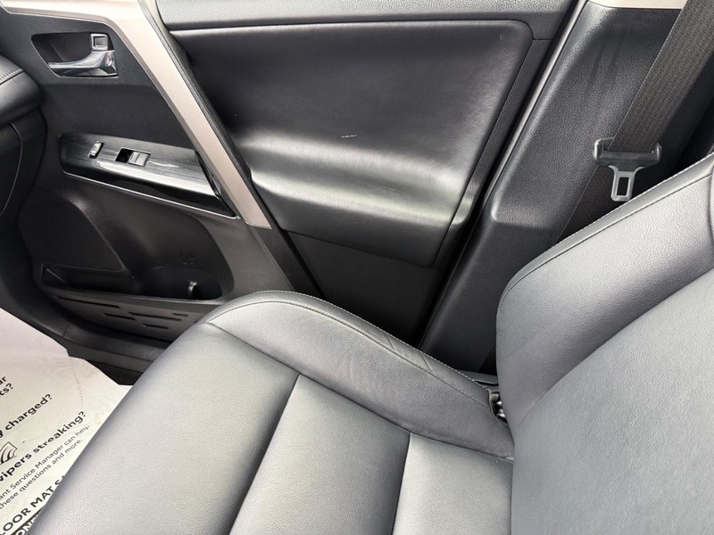 Toyota RAV4 Vehicle Image 22