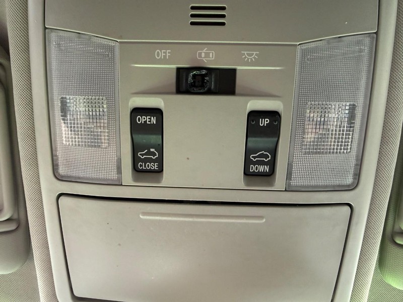 Toyota RAV4 Vehicle Image 23