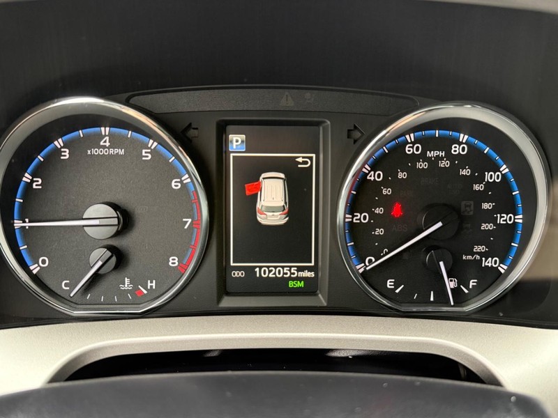 Toyota RAV4 Vehicle Image 24