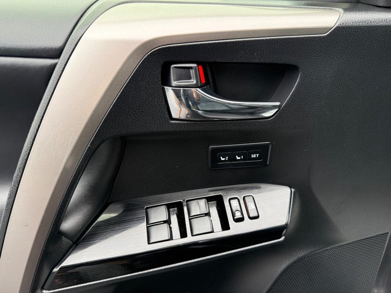 Toyota RAV4 Vehicle Image 26