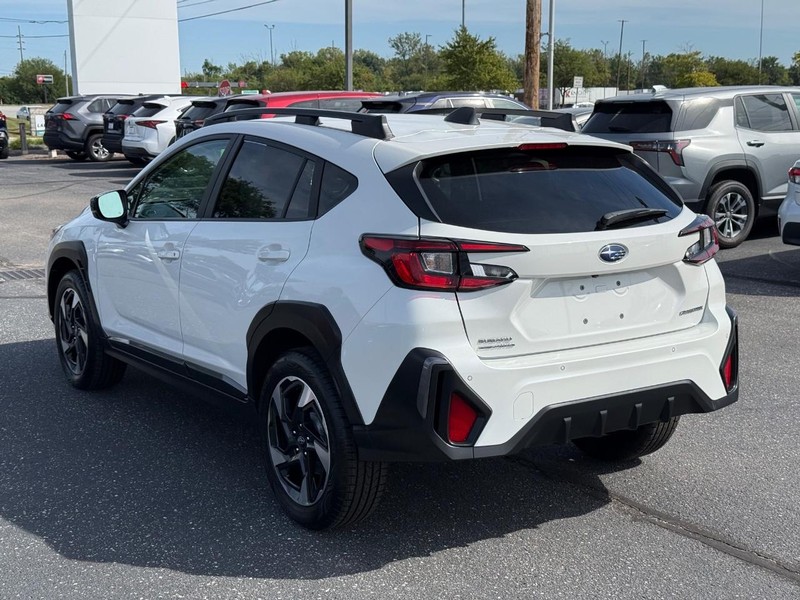 Subaru Crosstrek Vehicle Image 05