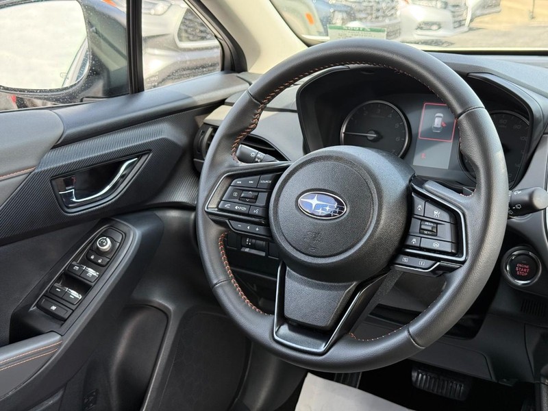Subaru Crosstrek Vehicle Image 12