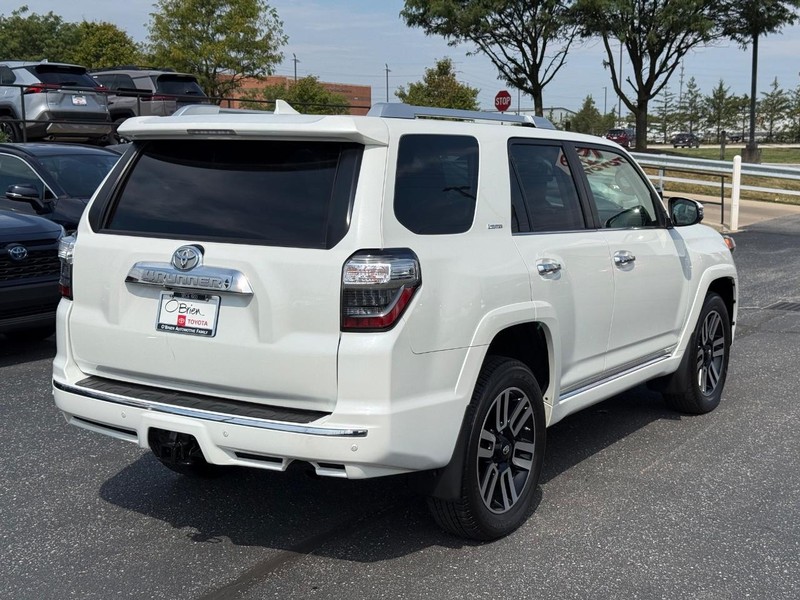 Toyota 4Runner Vehicle Image 03