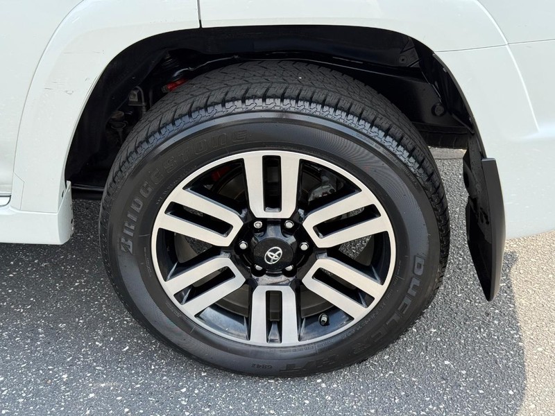 Toyota 4Runner Vehicle Image 06