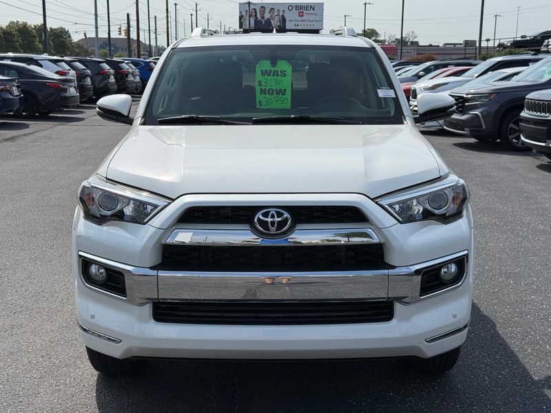 Toyota 4Runner Vehicle Image 09