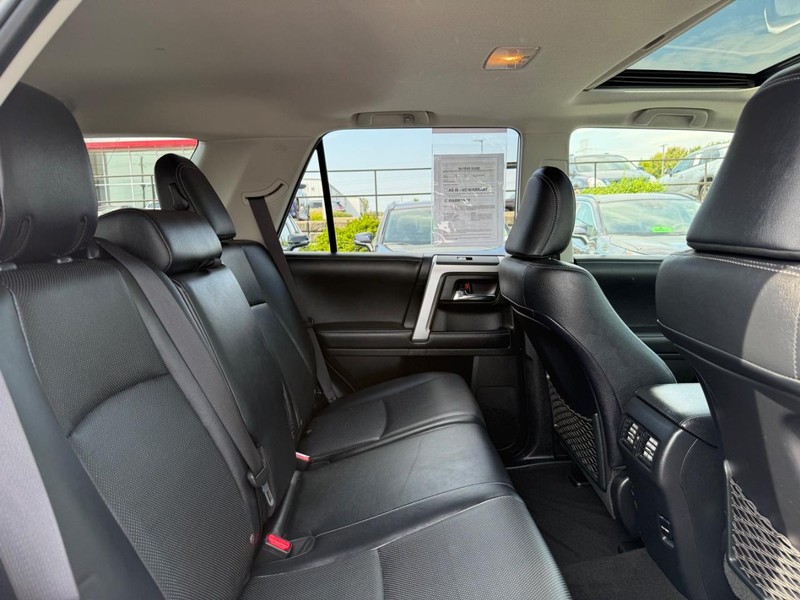 Toyota 4Runner Vehicle Image 10