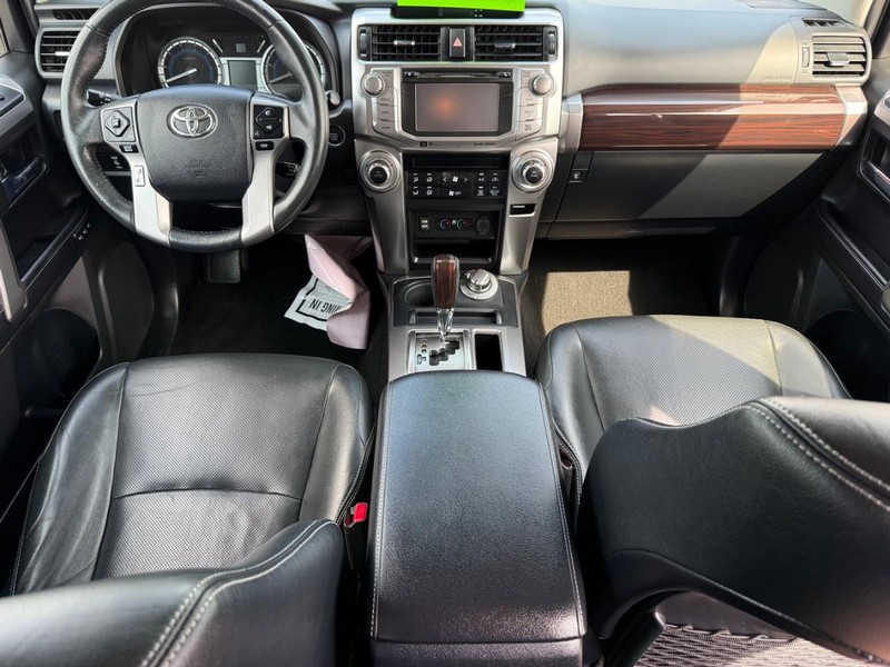 Toyota 4Runner Vehicle Image 12