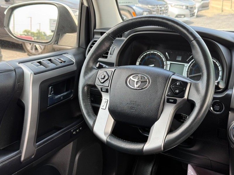 Toyota 4Runner Vehicle Image 13