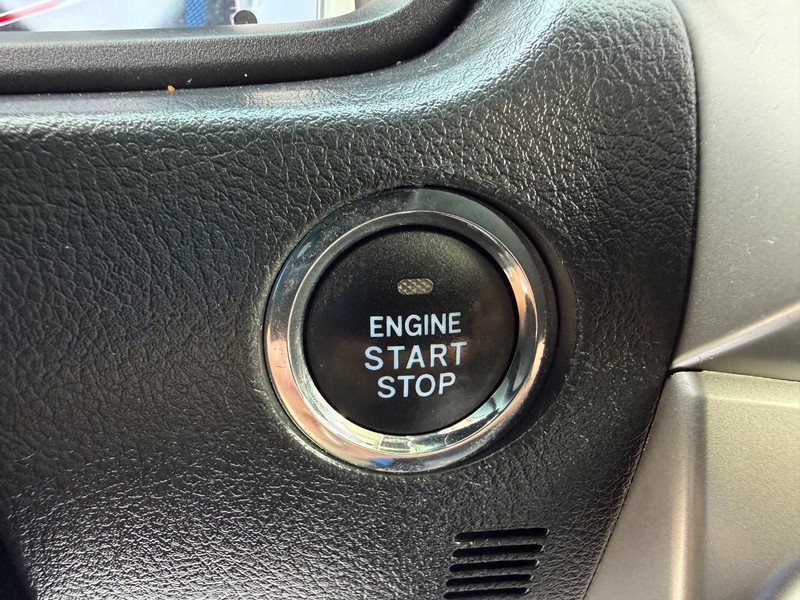 Toyota 4Runner Vehicle Image 16