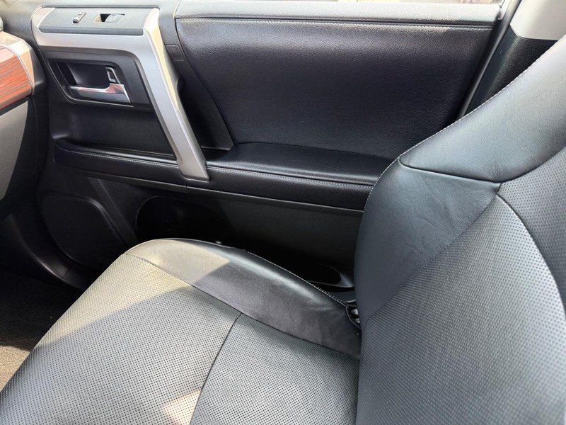 Toyota 4Runner Vehicle Image 21