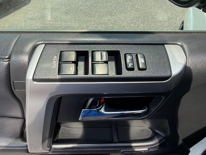 Toyota 4Runner Vehicle Image 25