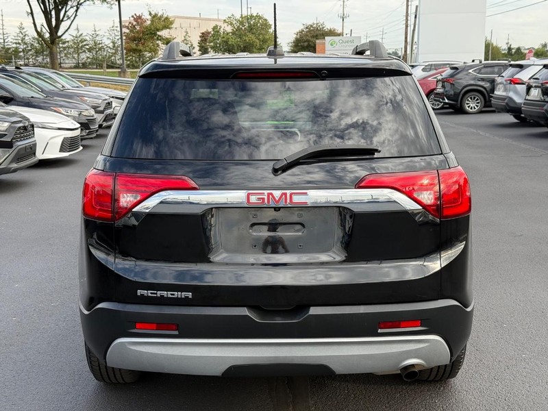 GMC Acadia Vehicle Image 04