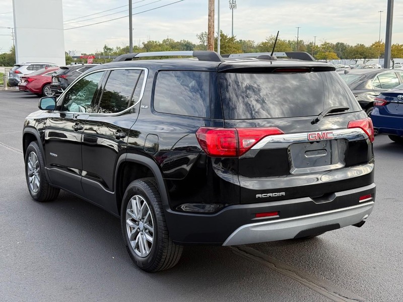 GMC Acadia Vehicle Image 05