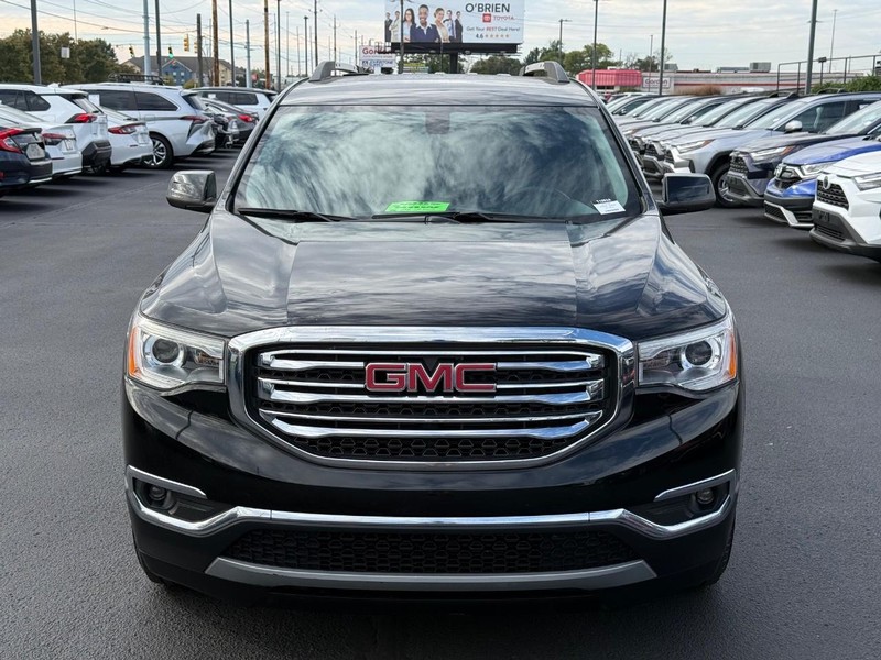 GMC Acadia Vehicle Image 10