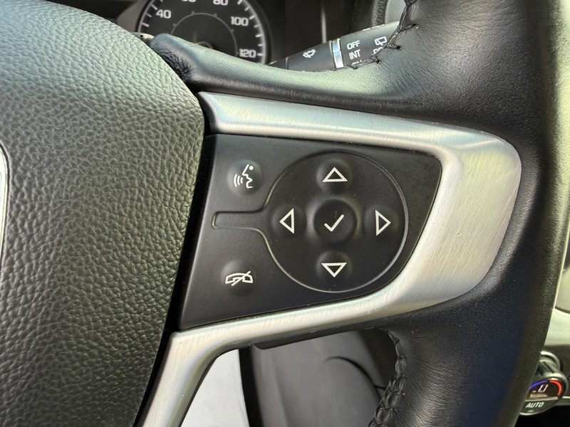 GMC Acadia Vehicle Image 16