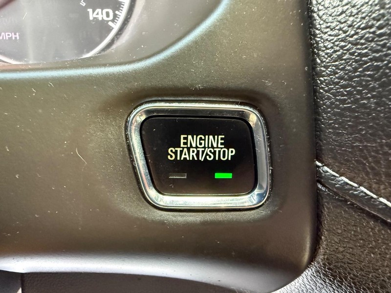 GMC Acadia Vehicle Image 17