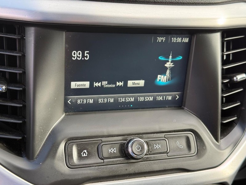 GMC Acadia Vehicle Image 19