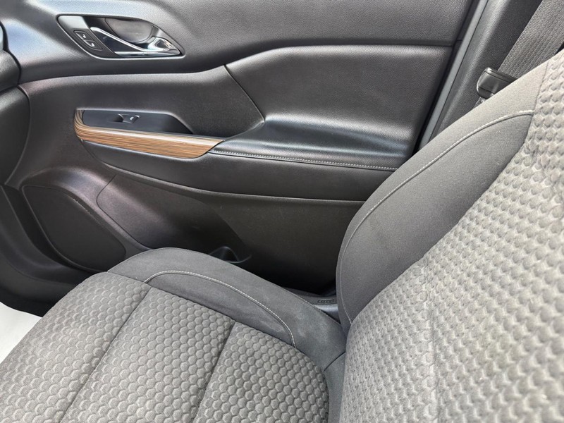 GMC Acadia Vehicle Image 23