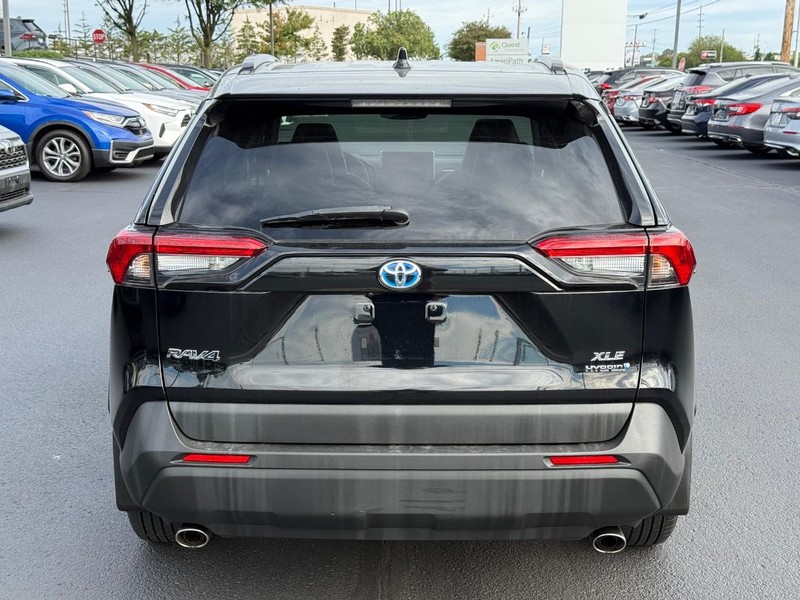 Toyota RAV4 Vehicle Image 04