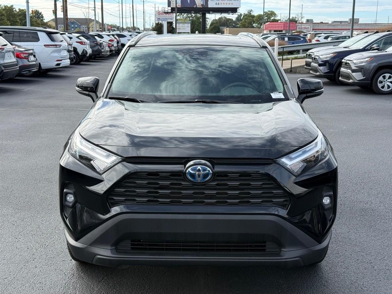 Toyota RAV4 Vehicle Image 10