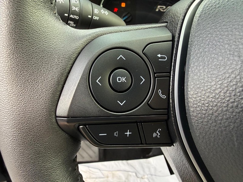 Toyota RAV4 Vehicle Image 15