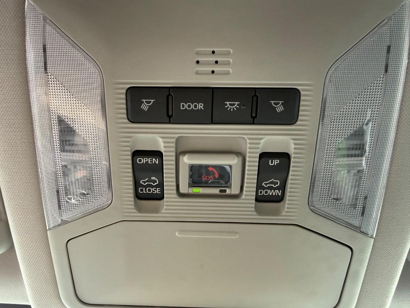 Toyota RAV4 Vehicle Image 24