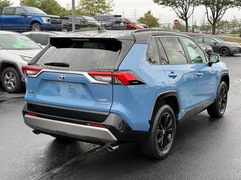 Toyota RAV4 Vehicle Image 03