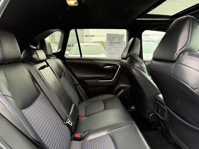 Toyota RAV4 Vehicle Image 11