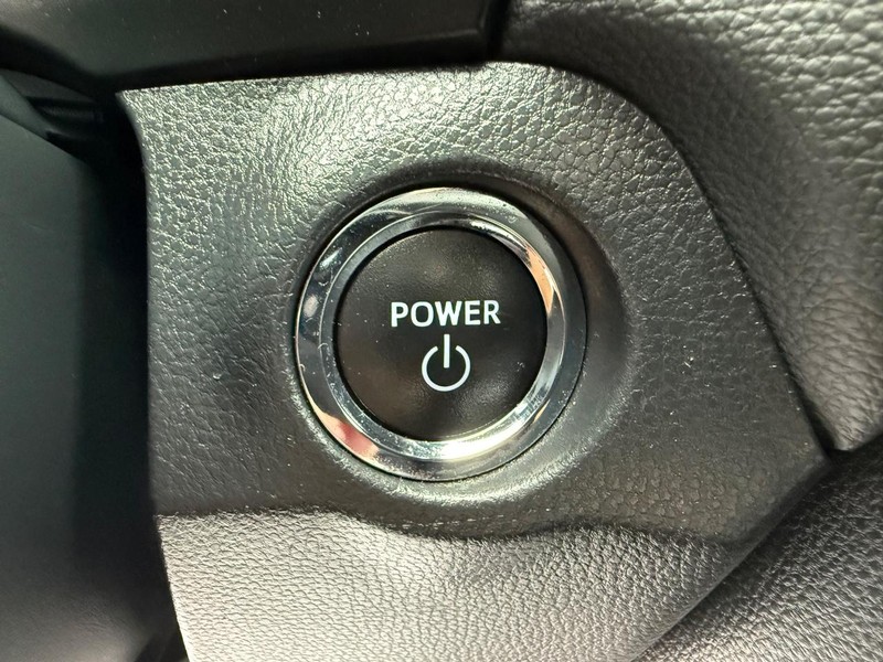 Toyota RAV4 Vehicle Image 17