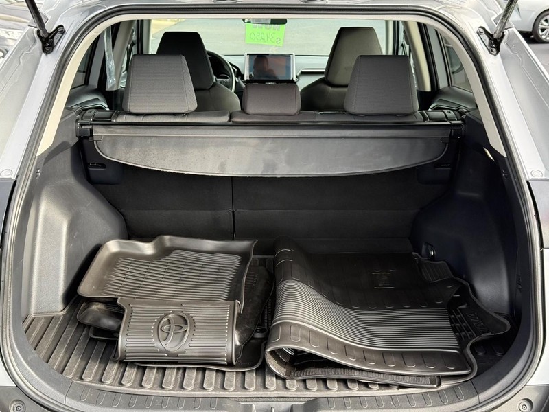 Toyota RAV4 Vehicle Image 07