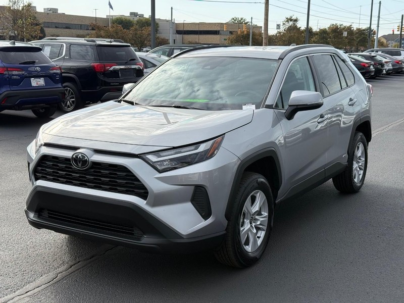Toyota RAV4 Vehicle Image 08