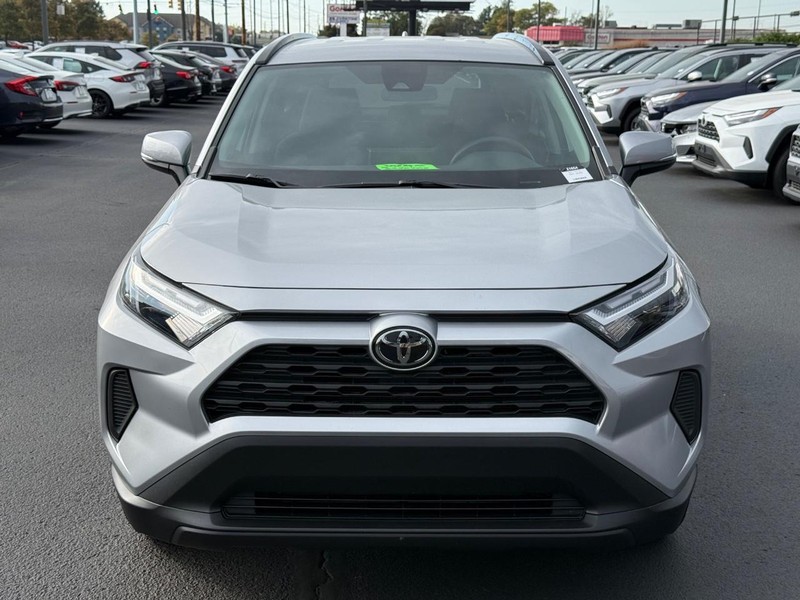 Toyota RAV4 Vehicle Image 09
