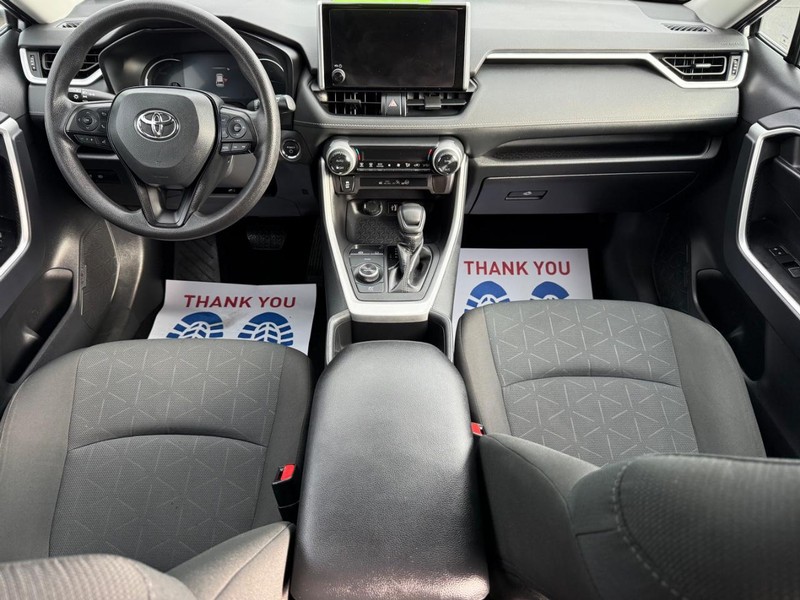 Toyota RAV4 Vehicle Image 11