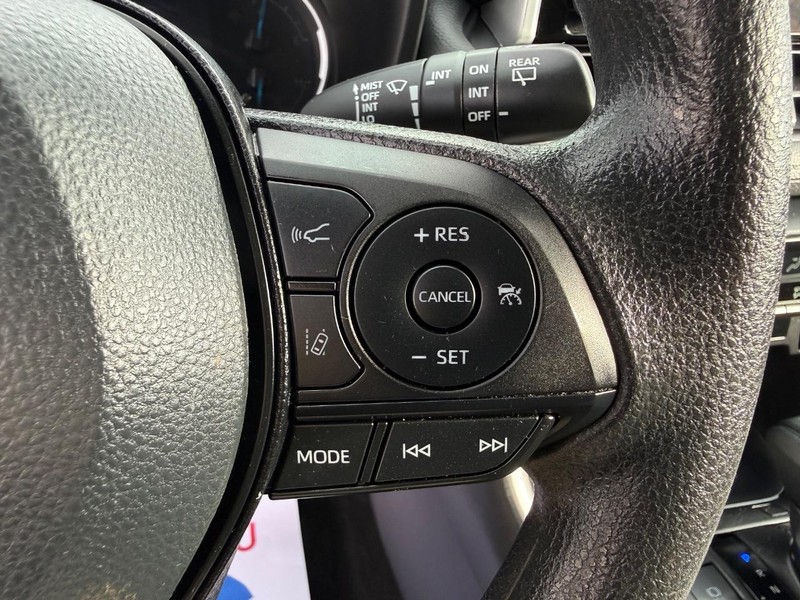 Toyota RAV4 Vehicle Image 14