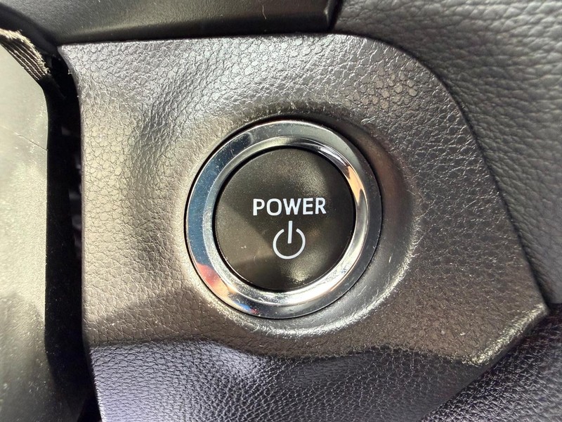 Toyota RAV4 Vehicle Image 15