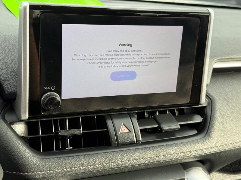Toyota RAV4 Vehicle Image 16