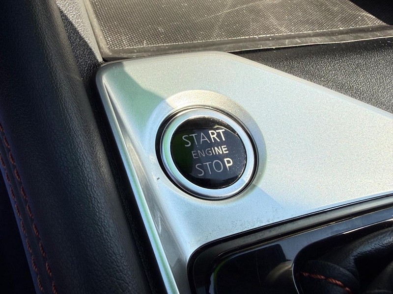 Nissan Altima Vehicle Image 15