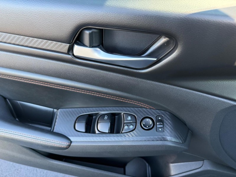 Nissan Altima Vehicle Image 23
