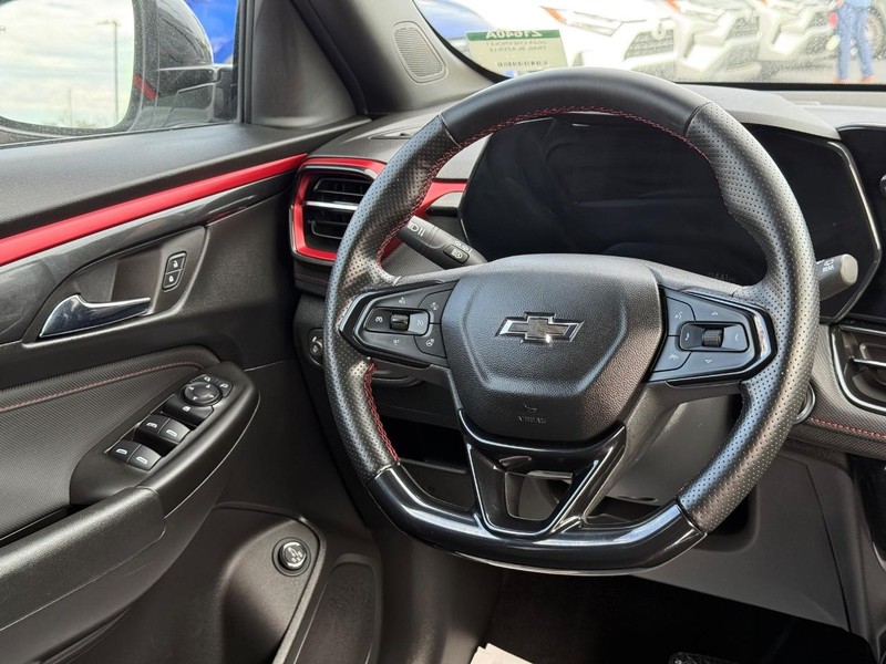 Chevrolet TrailBlazer Vehicle Full-screen Gallery Image 13