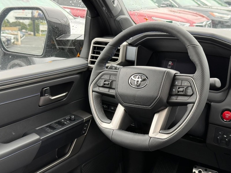 Toyota Tundra 4WD Vehicle Image 07