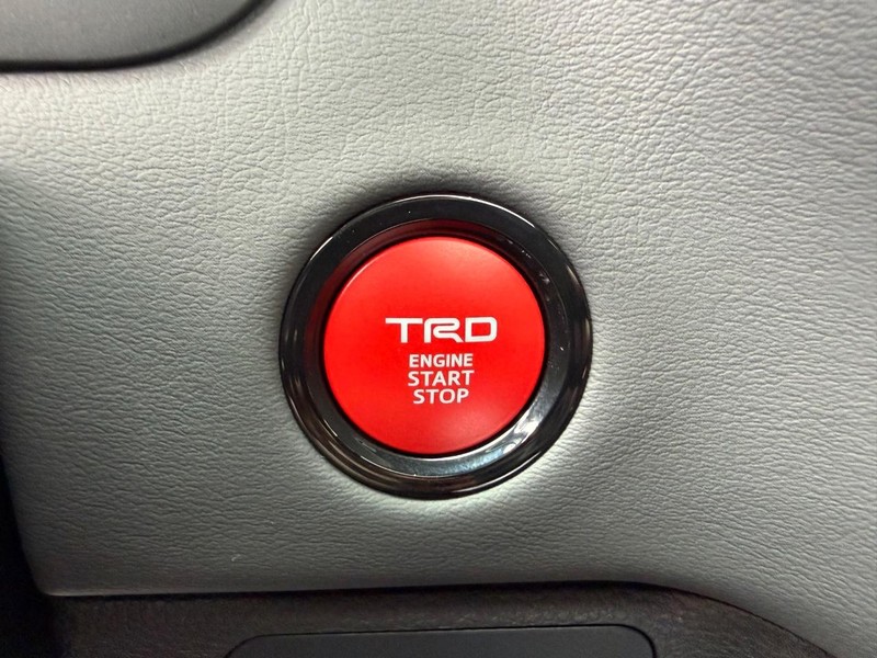 Toyota Tundra 4WD Vehicle Image 10