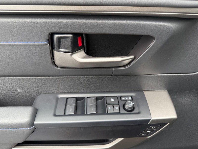 Toyota Tundra 4WD Vehicle Image 19