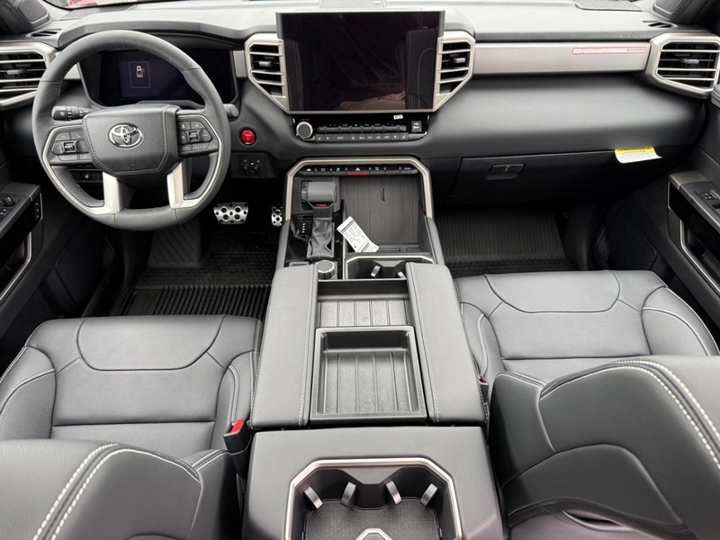 Toyota Tundra 4WD Vehicle Image 06