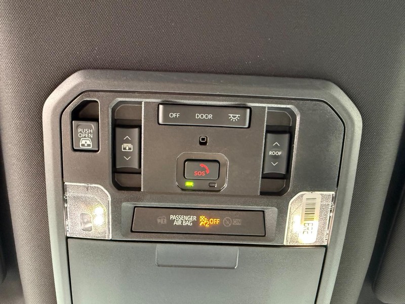 Toyota Tundra 4WD Vehicle Image 16