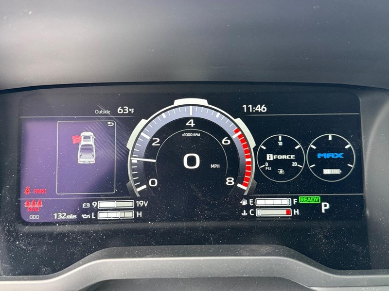 Toyota Tundra 4WD Vehicle Image 17