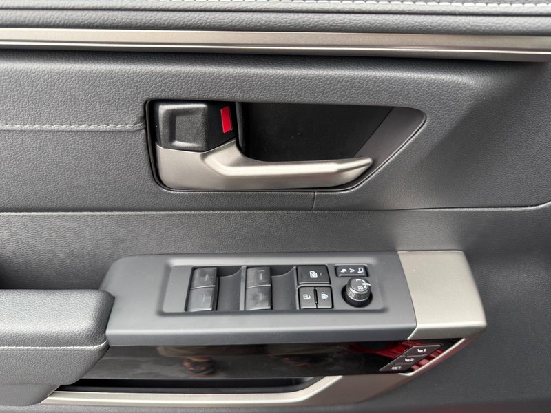 Toyota Tundra 4WD Vehicle Image 19