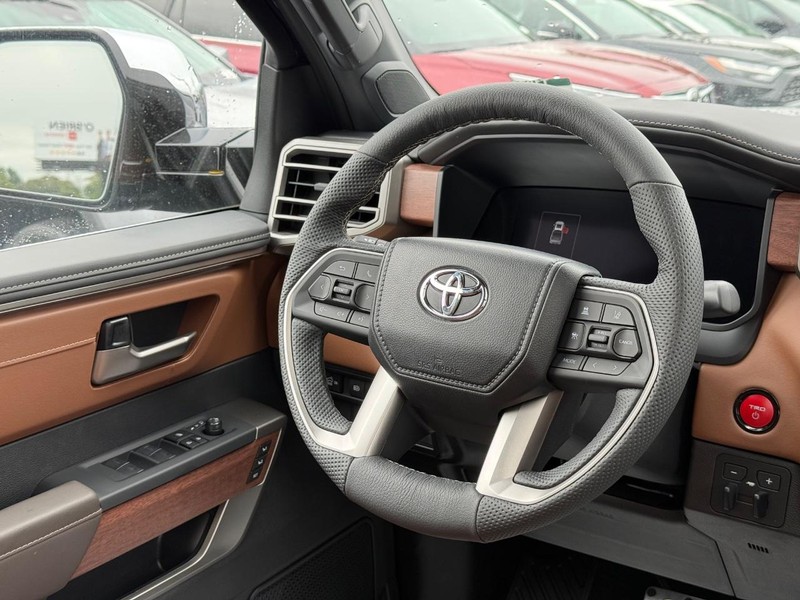 Toyota Tundra 4WD Vehicle Image 07