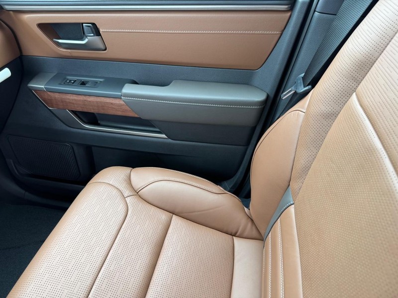 Toyota Tundra 4WD Vehicle Image 15