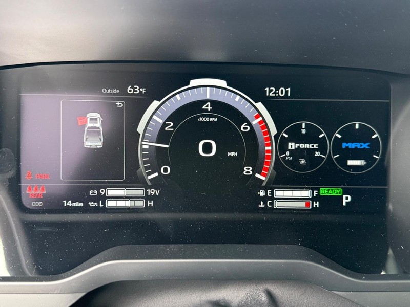 Toyota Tundra 4WD Vehicle Image 17